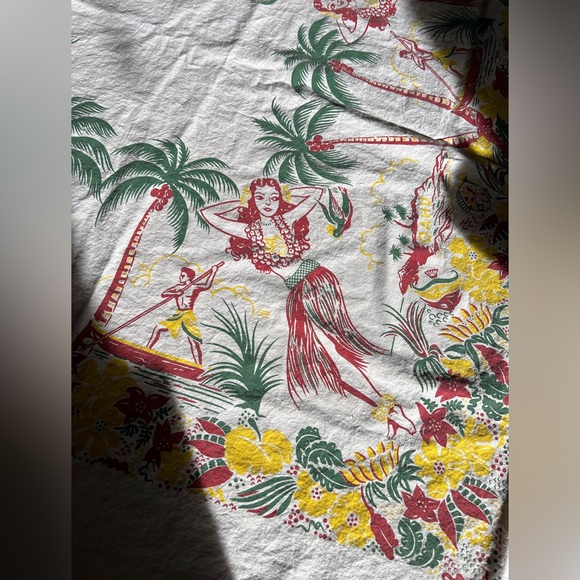 Vintage Print Hawaiian Hula Girl 100 Percent Cotton Table Cloth - Picture 2 of 7